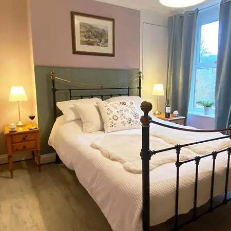 Welsh Yard Retreat